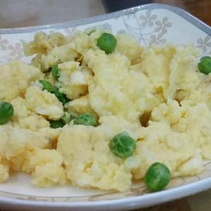 日本豆腐拌蛋炒青豆的做法 步骤2