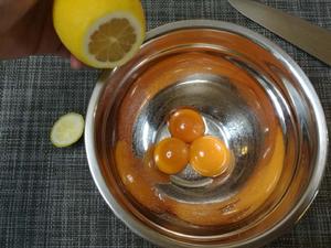 蛋黄溶豆豆的做法 步骤2