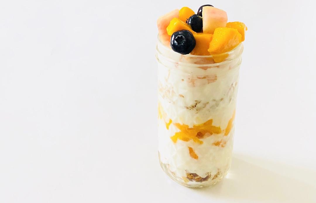 一颗蕃茄不爱蛋做的芒果酸奶杯