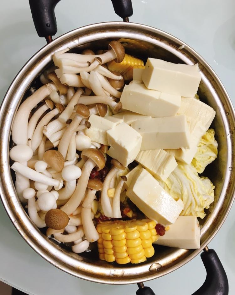 鲜菌肥牛锅