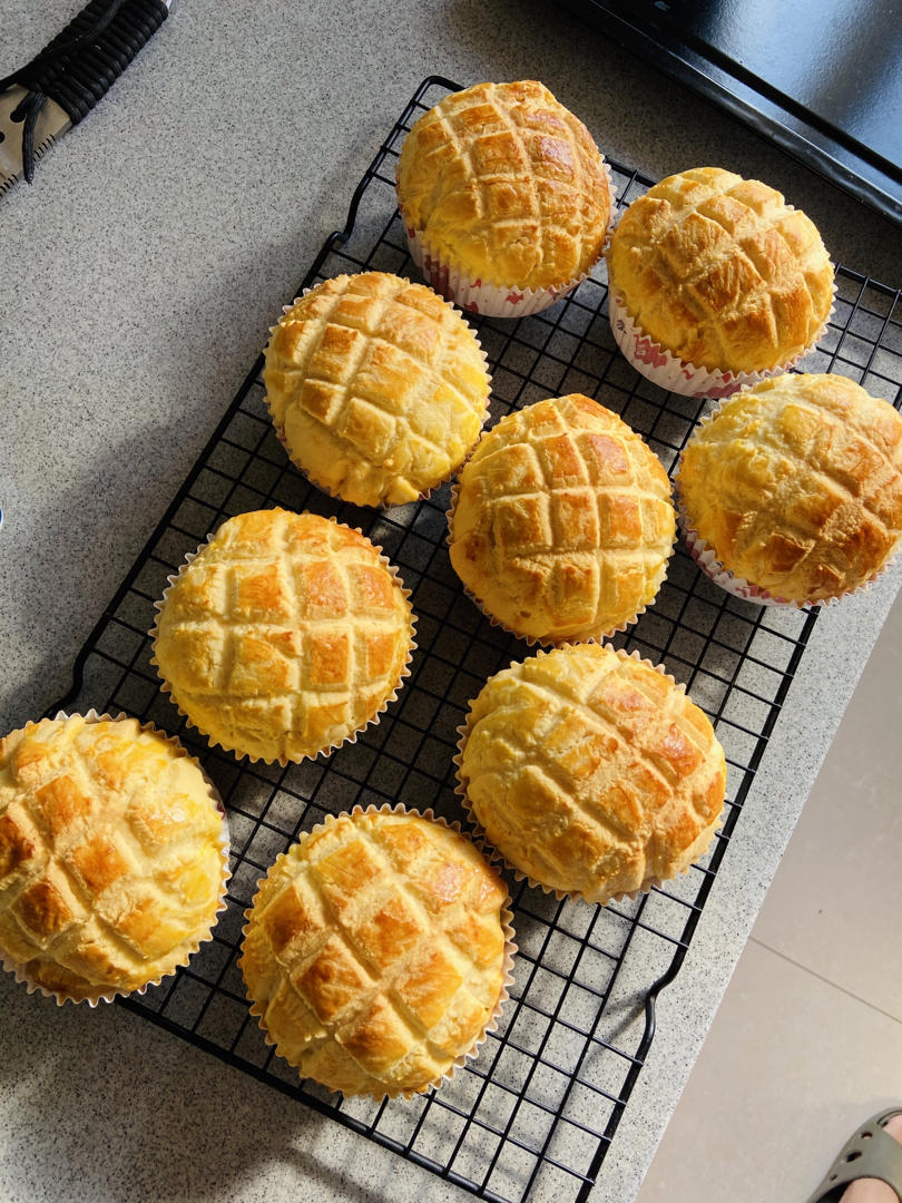 好吃到炸裂的港式菠萝包（附带制作酥皮的小视频）