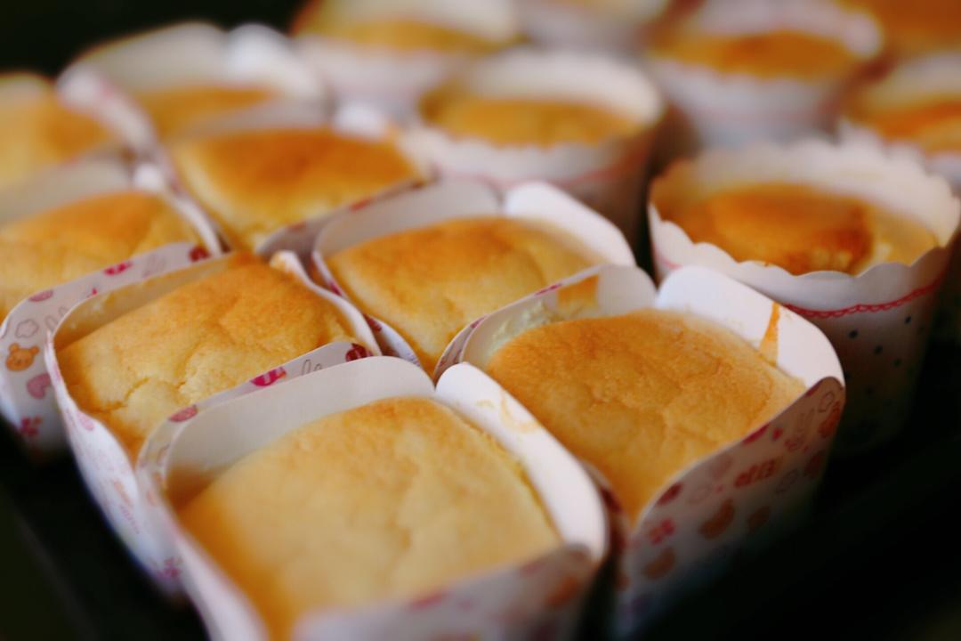 软绵绵戚风纸杯蛋糕