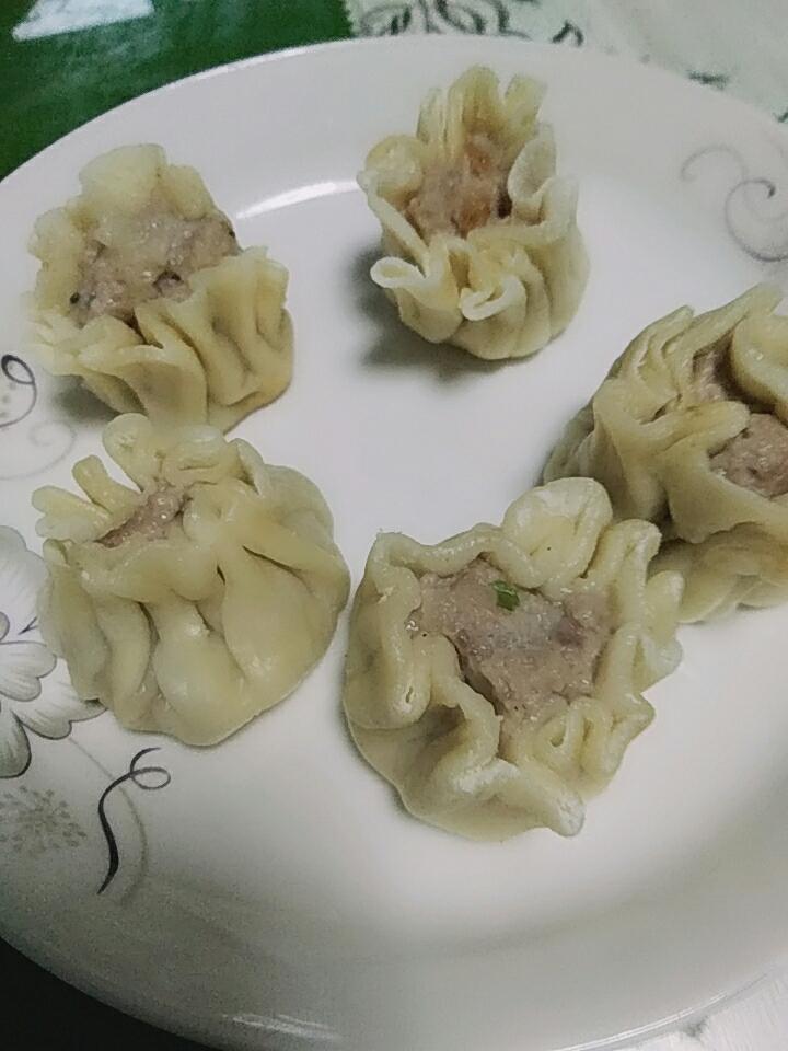 【鲜肉烧麦的做法步骤图,鲜肉烧麦怎么做好吃】咖啡色的云南兰花_下厨