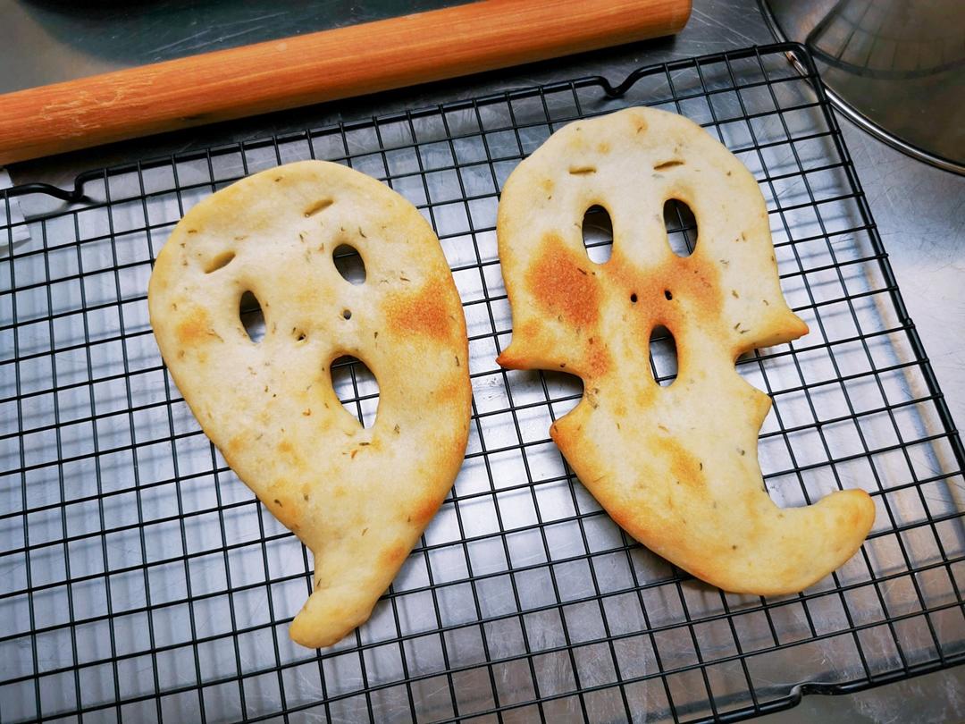 万圣节骷髅面包和幽灵面包