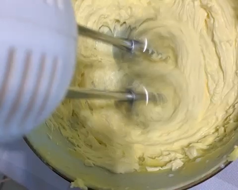超简单的黄油曲奇饼干的做法 步骤2