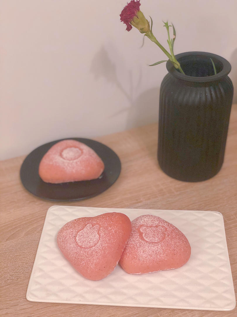 火龙果软欧包，粉嘟嘟～