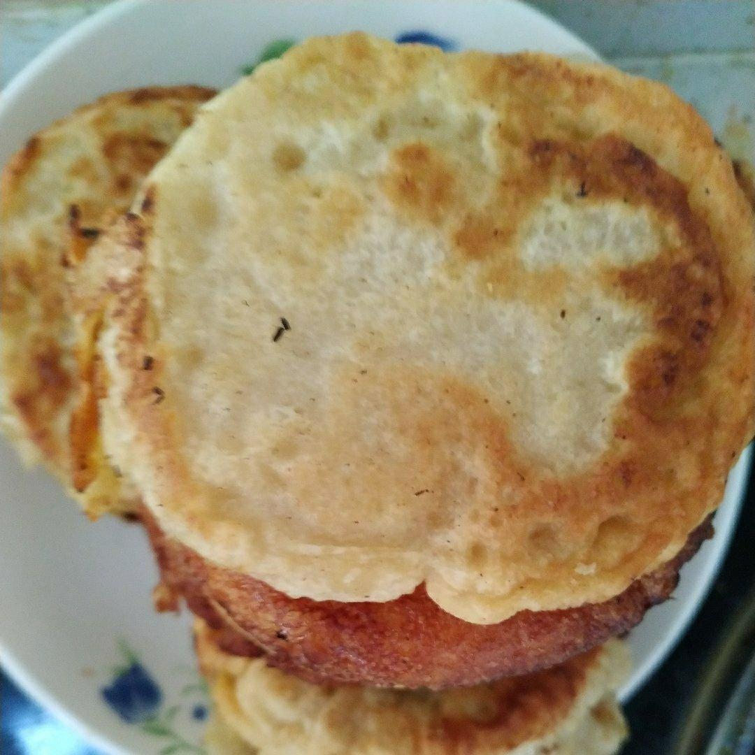 早餐霸王~沉甸甸鸡蛋汉堡