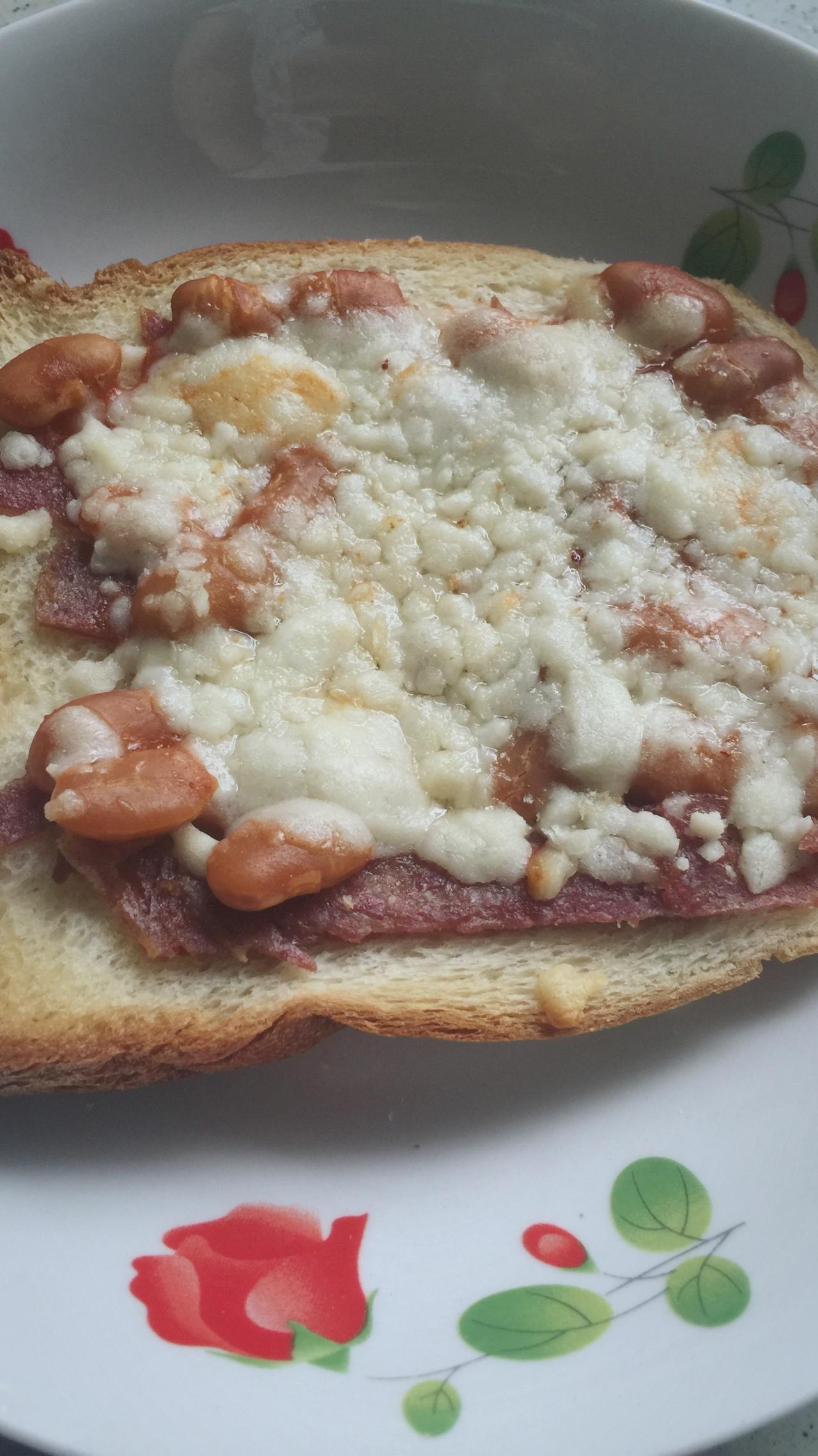 芝士焗豆萨拉米披萨的做法
