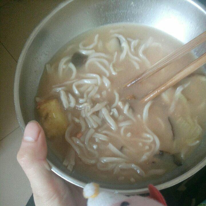 菌汤面条 看得见的香菇 尝得到的鲜美 这才是真正的菌汤