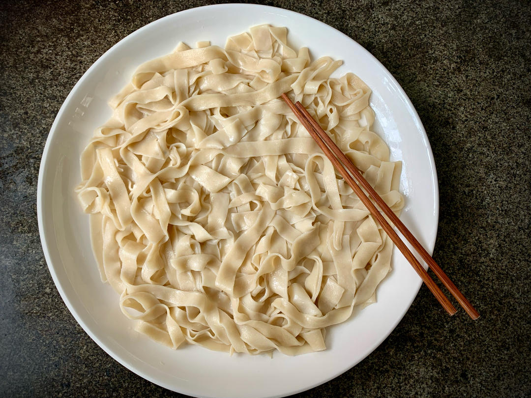 大盘宽面（大盘鸡铺盘）
