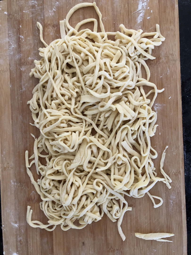 快手纯手工擀面条