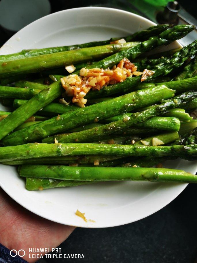 零厨艺的煎芦笋