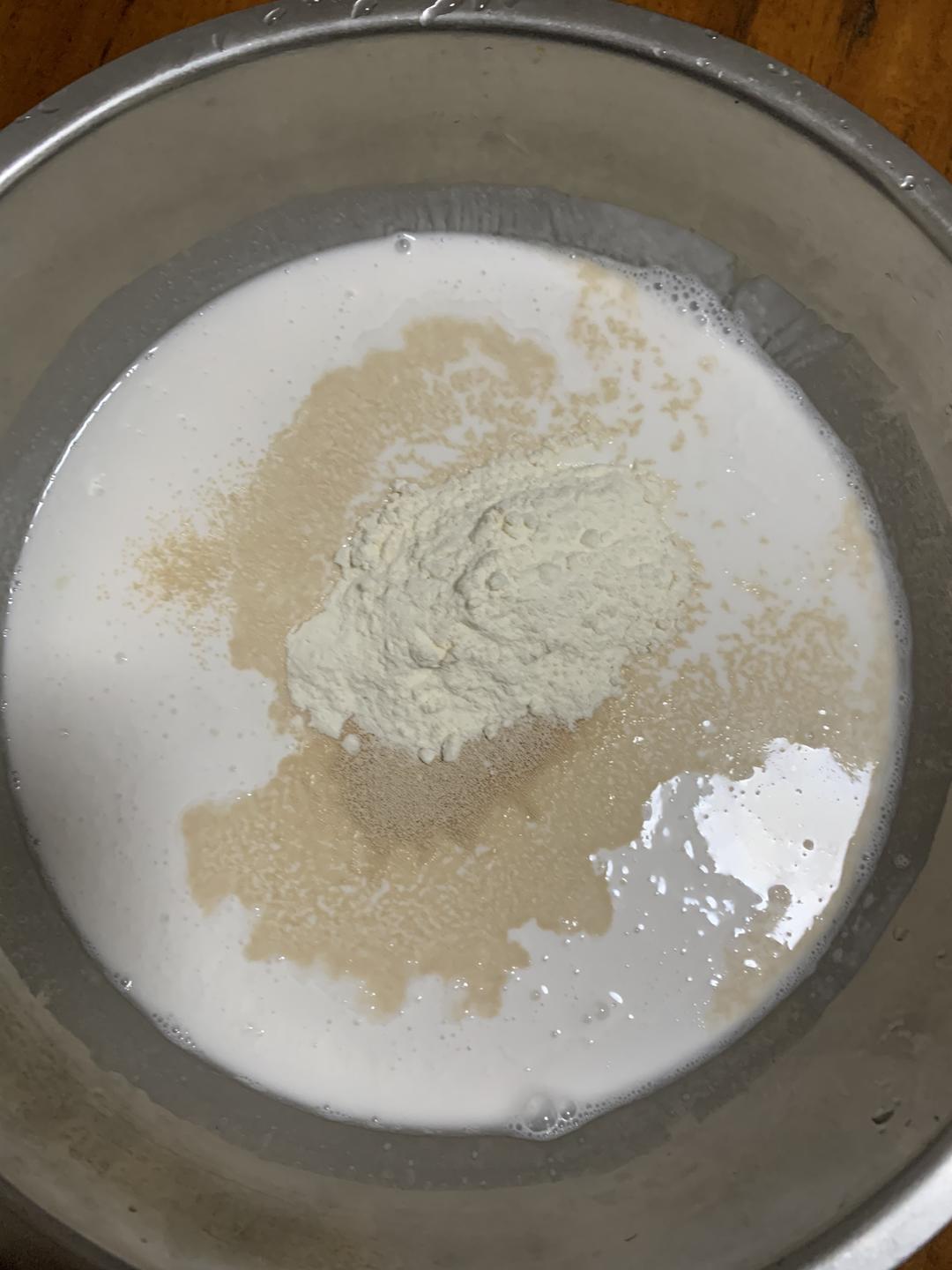 纯奶手撕吐司的做法 步骤1