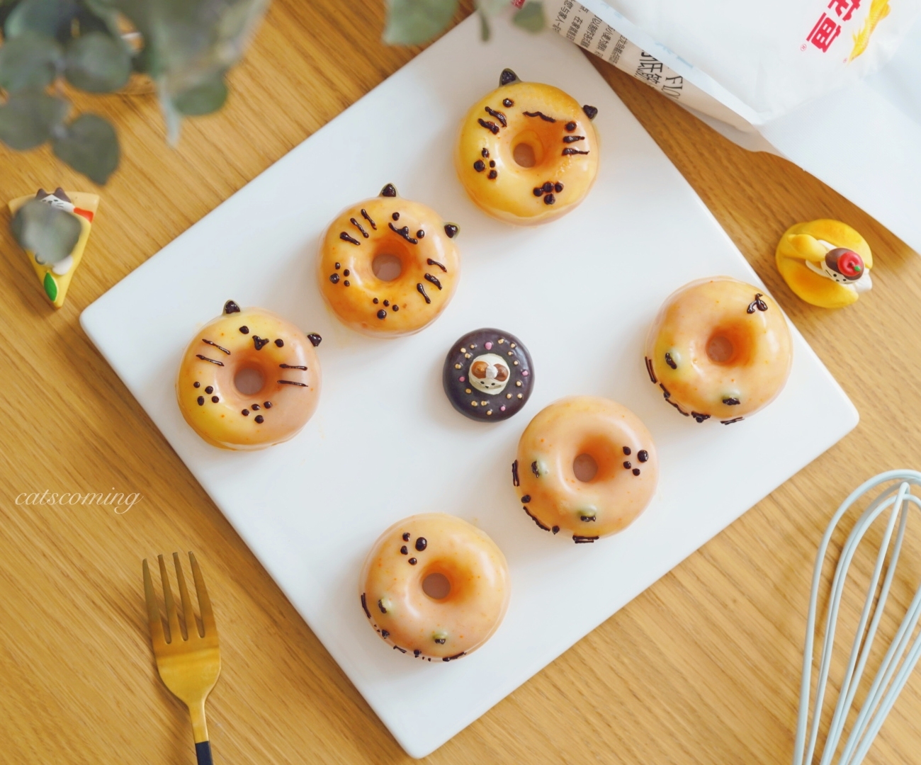 “一碗到底”制作零难度的猫咪甜甜圈 | CatsComing Bakery的做法