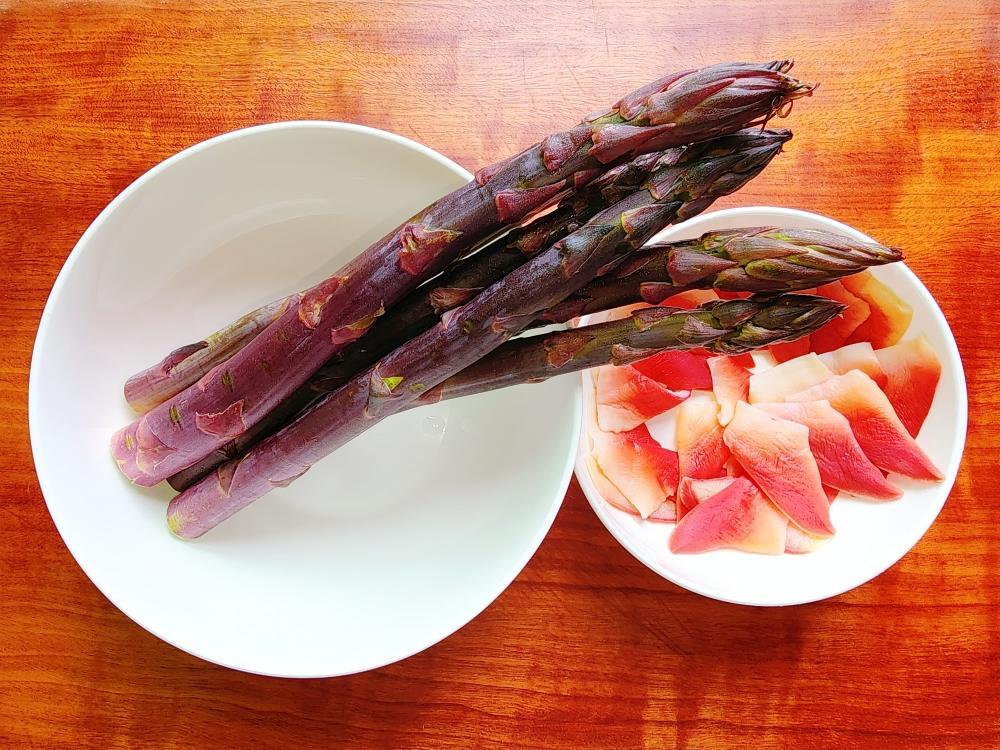 黑椒酱炒紫芦笋北极贝