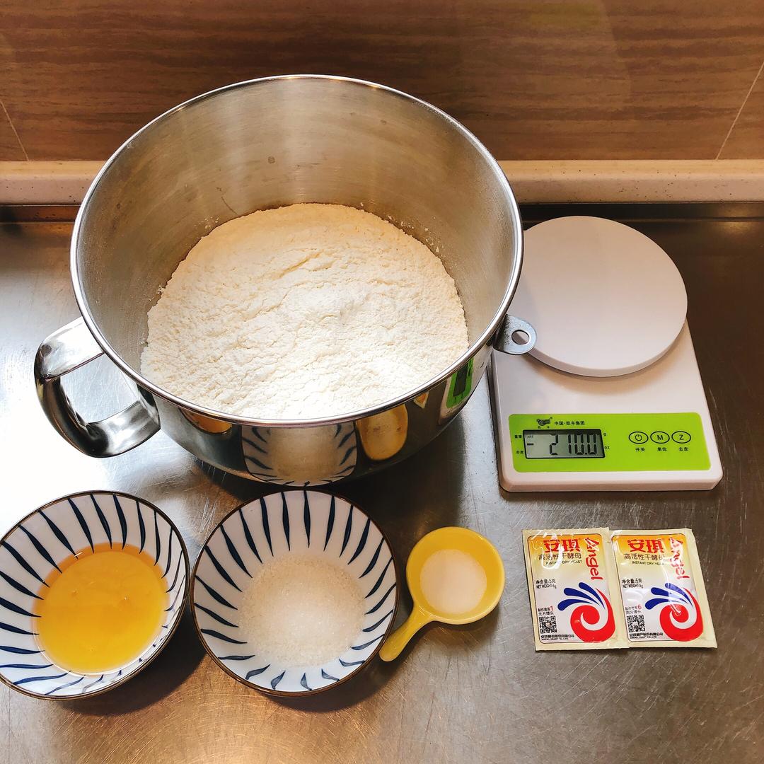 纯奶手撕吐司的做法 步骤1