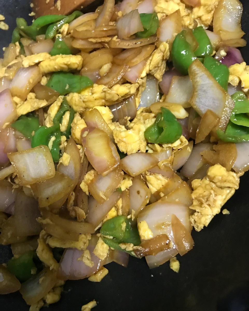 超级好吃的洋葱炒鸡蛋