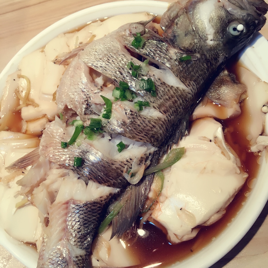 鲈鱼蒸豆腐