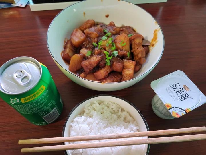 超级好吃下饭的土豆烧肉