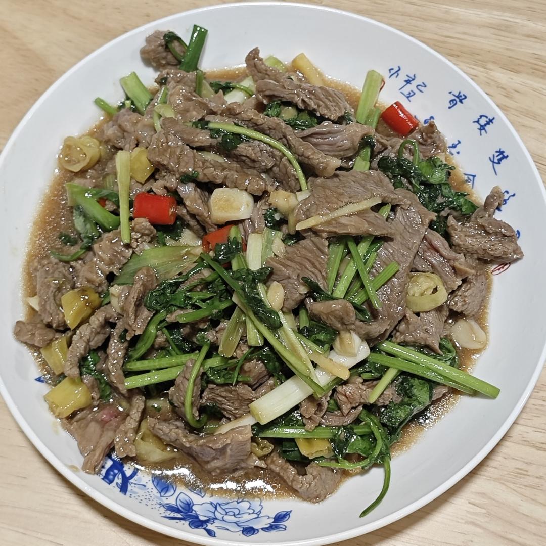 🥙香辣鲜嫩的泡椒牛肉，真的太好吃了，晚上多干了两碗饭🍚🍚，酸酸辣辣开胃的下饭菜