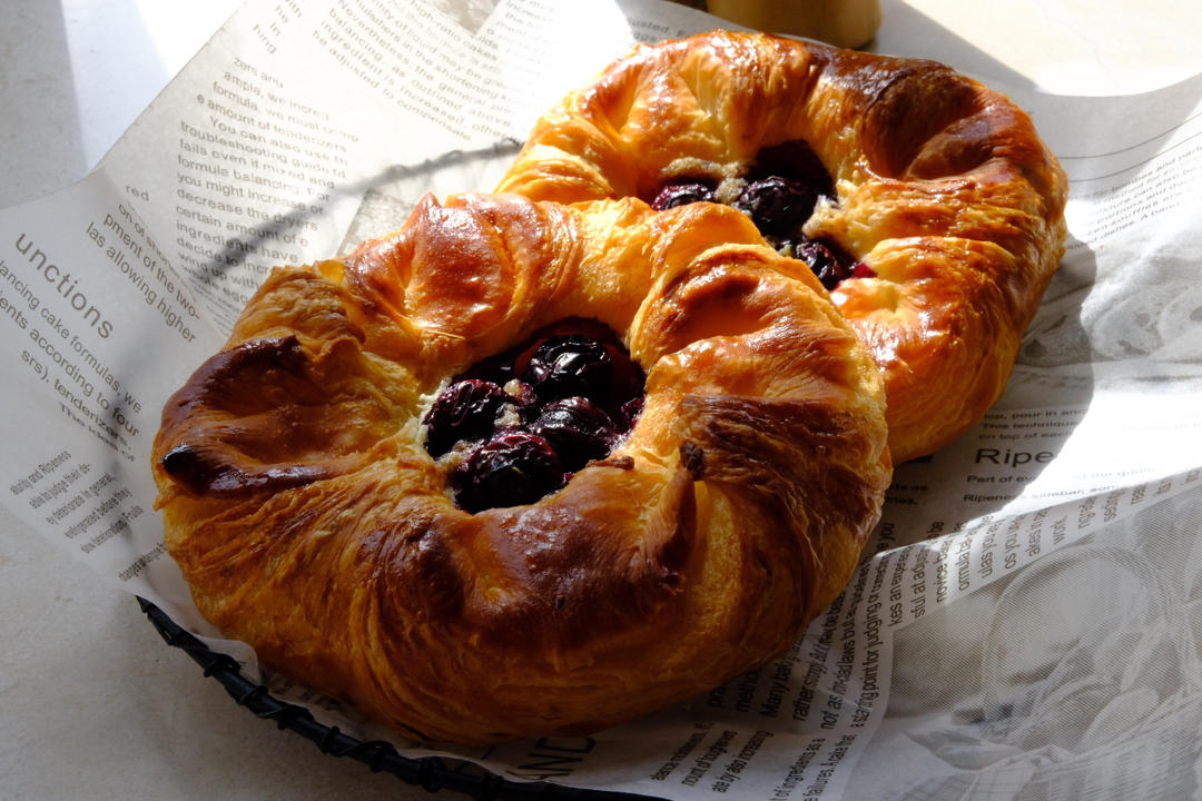 蘑菇头的秋天做的起酥三部曲之丹麦蔓越莓面包卷