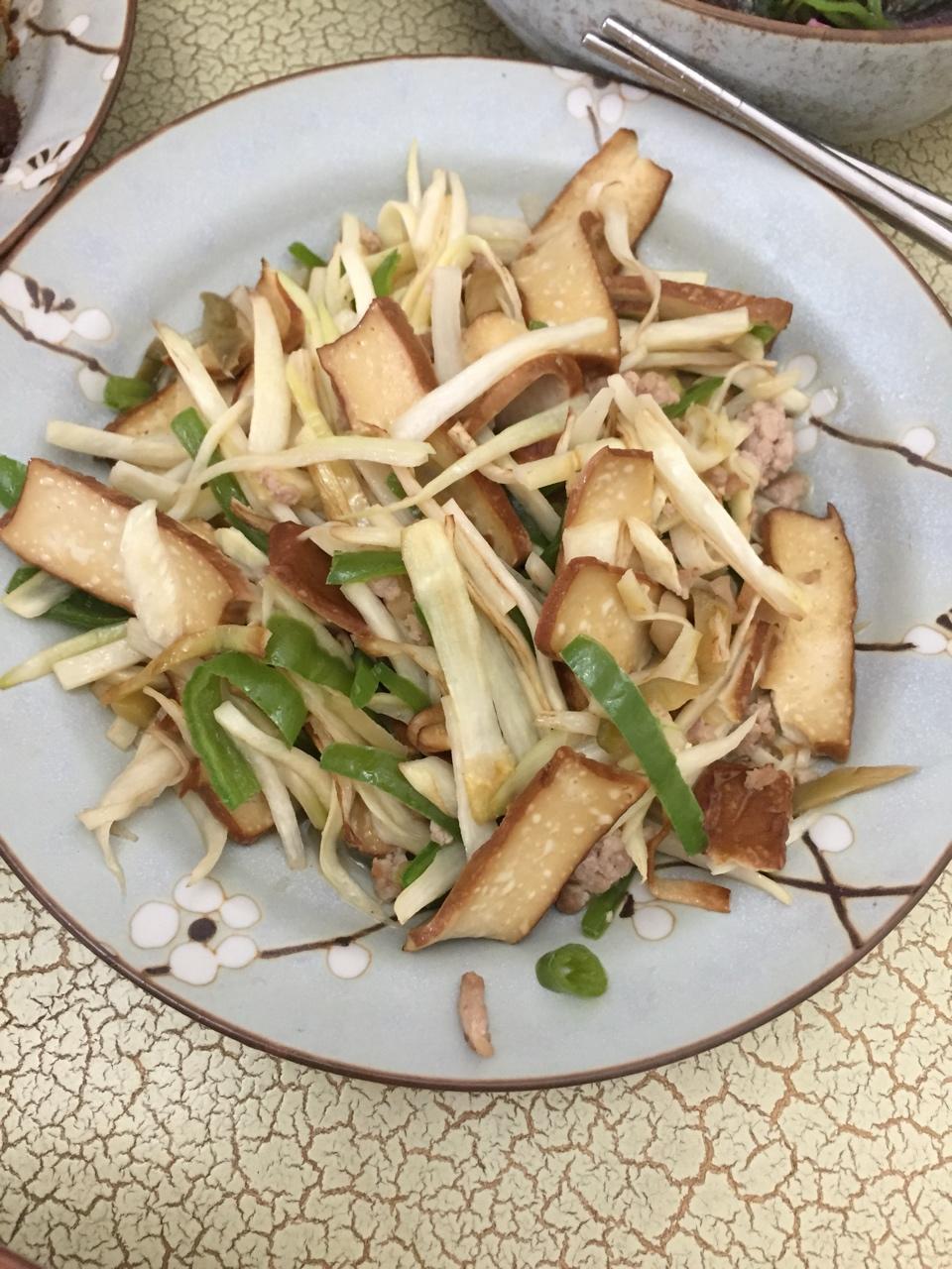 尖椒豆腐干茭白丝