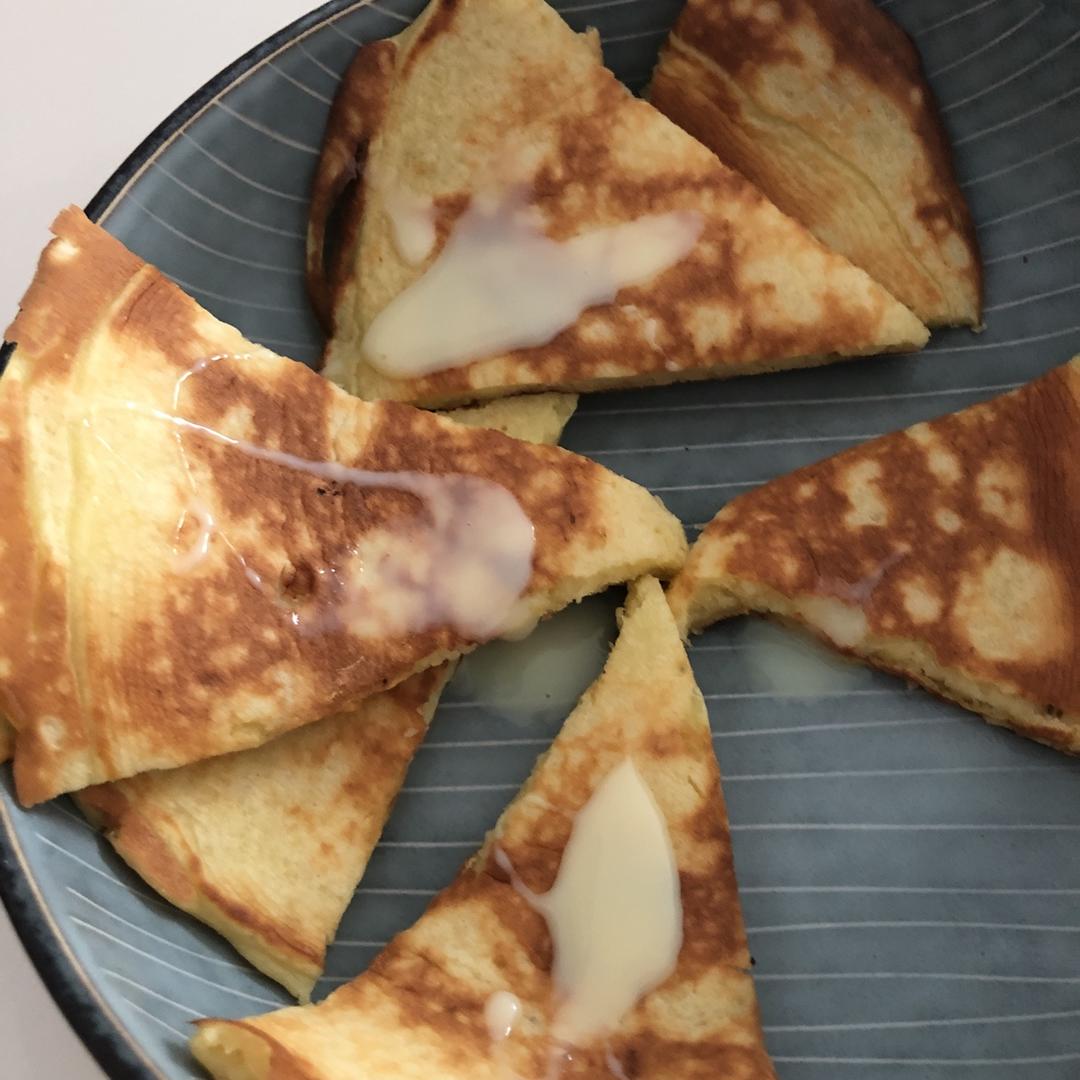 儿童早餐—香蕉牛奶松饼