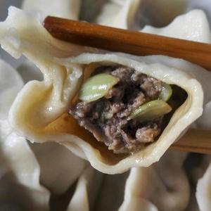 牛肉大葱馅水饺的做法 步骤7