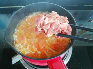 快手番茄牛肉汤，5分钟上桌，汤鲜肉滑的做法 步骤10