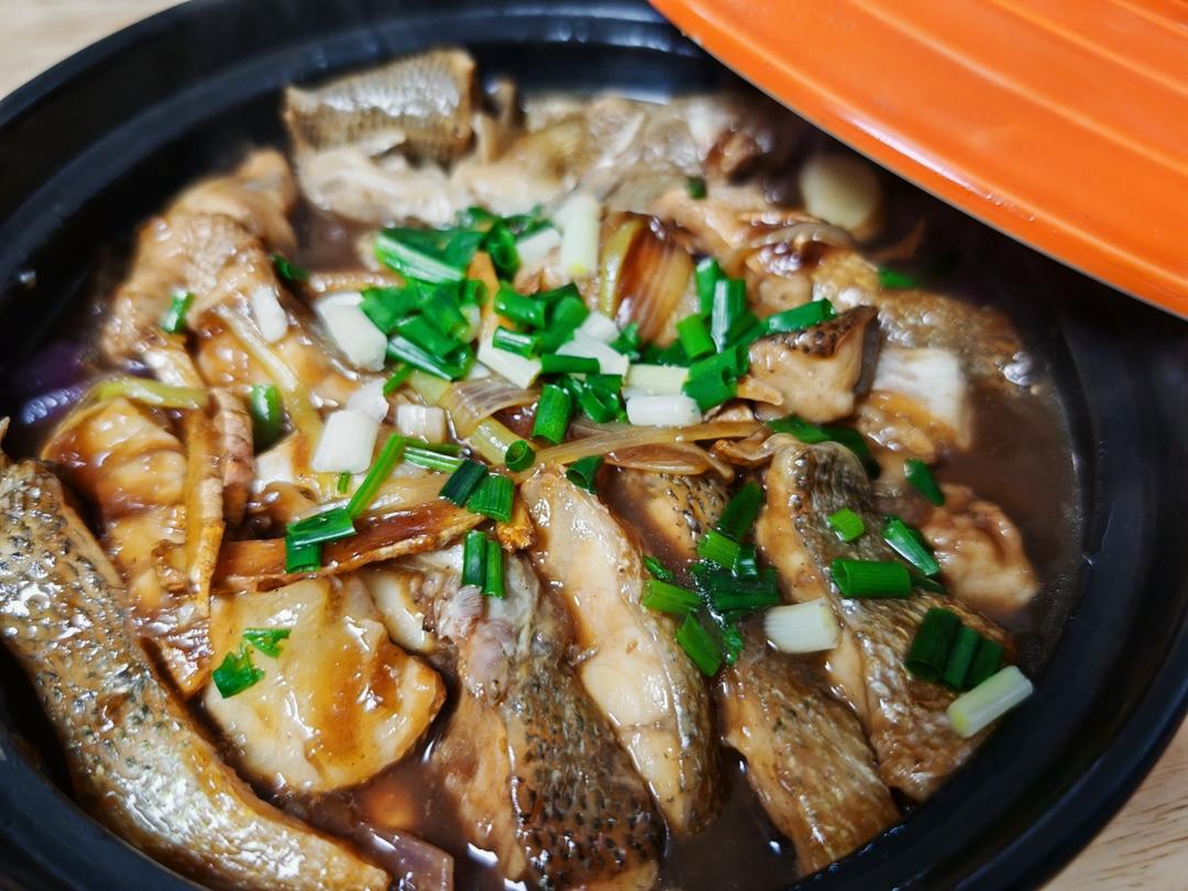 春日食鲜！快手家常菜｜砂锅焗鲈鱼