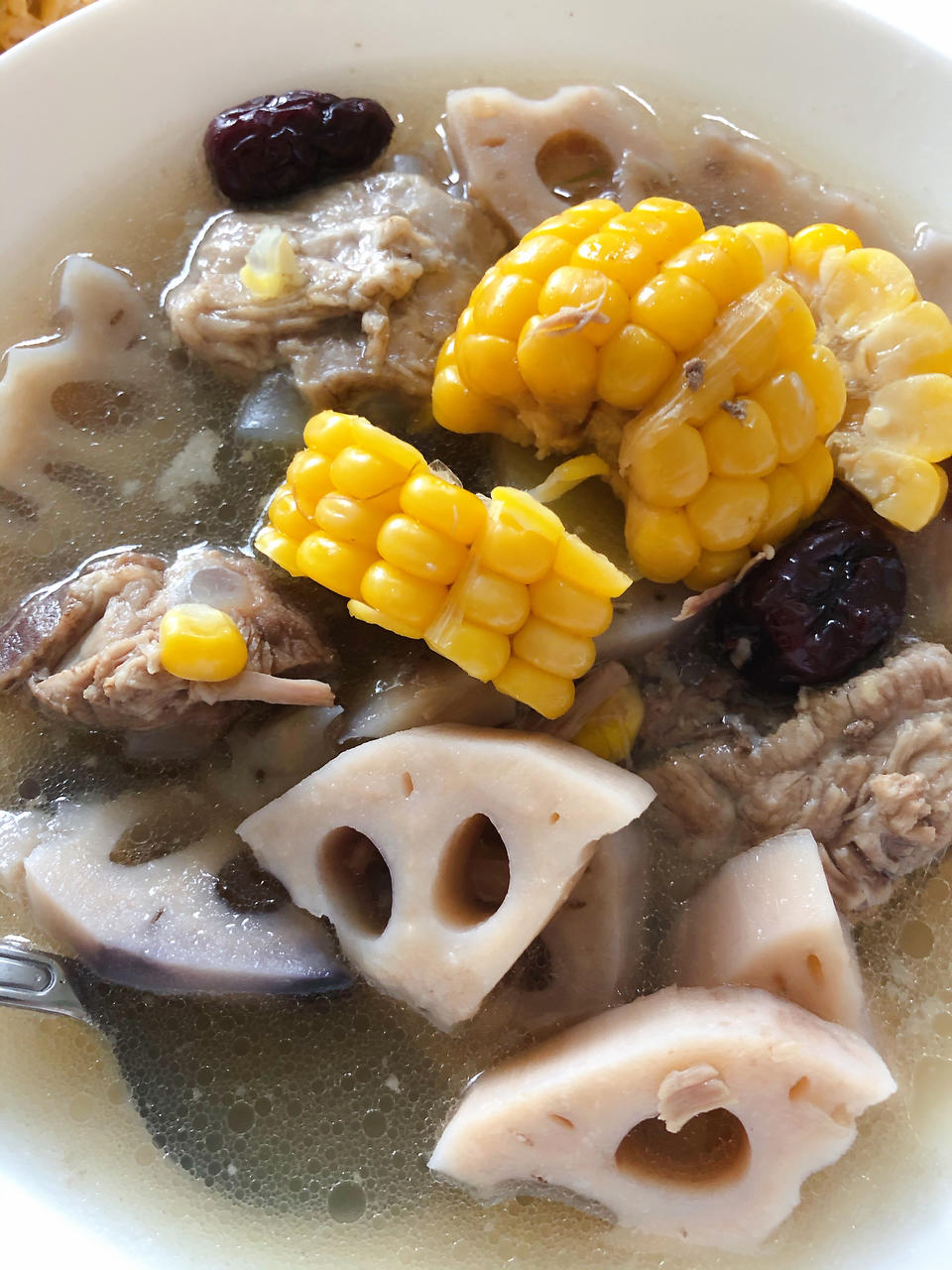 湖北菜肴 排骨藕汤