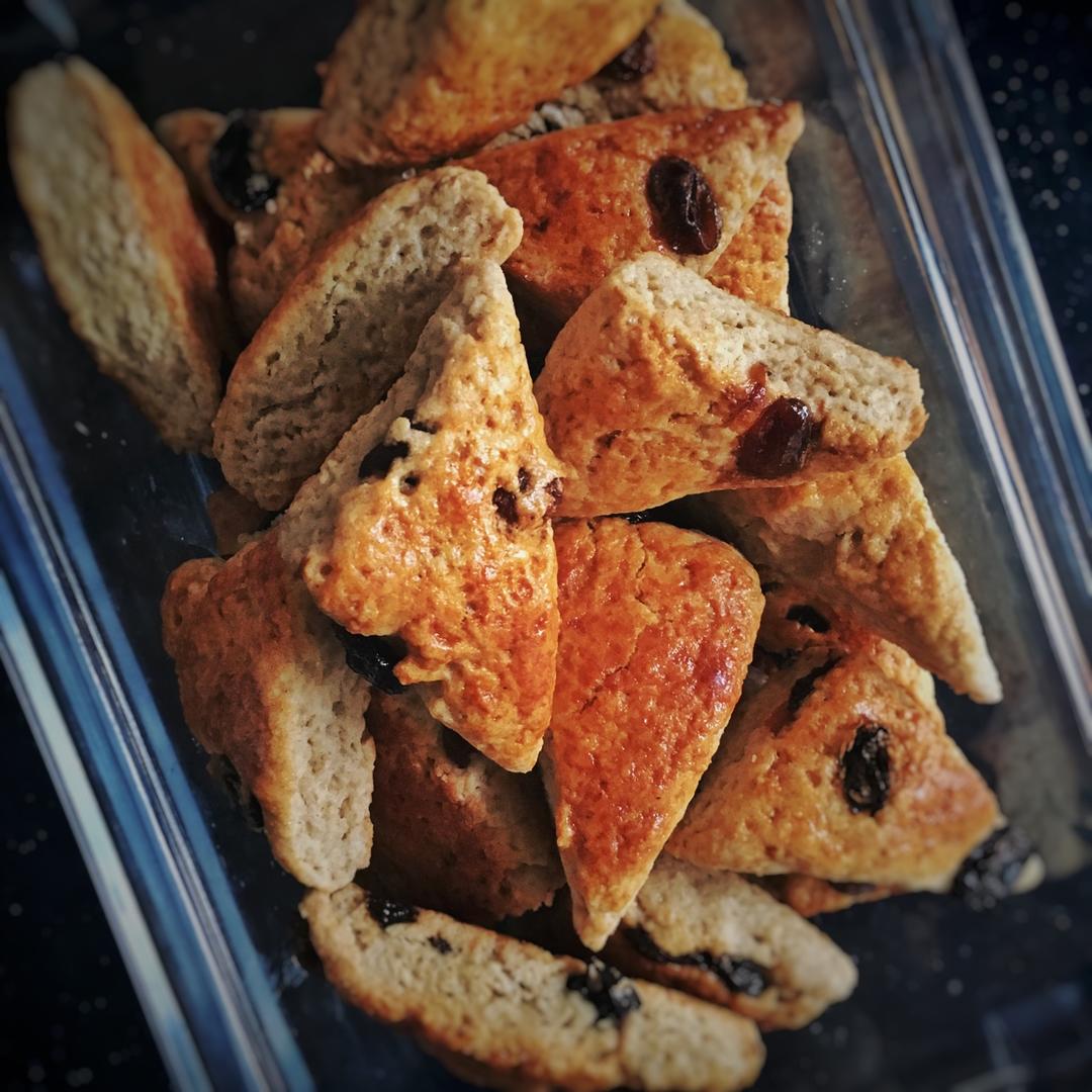 黑麦葡萄干司康