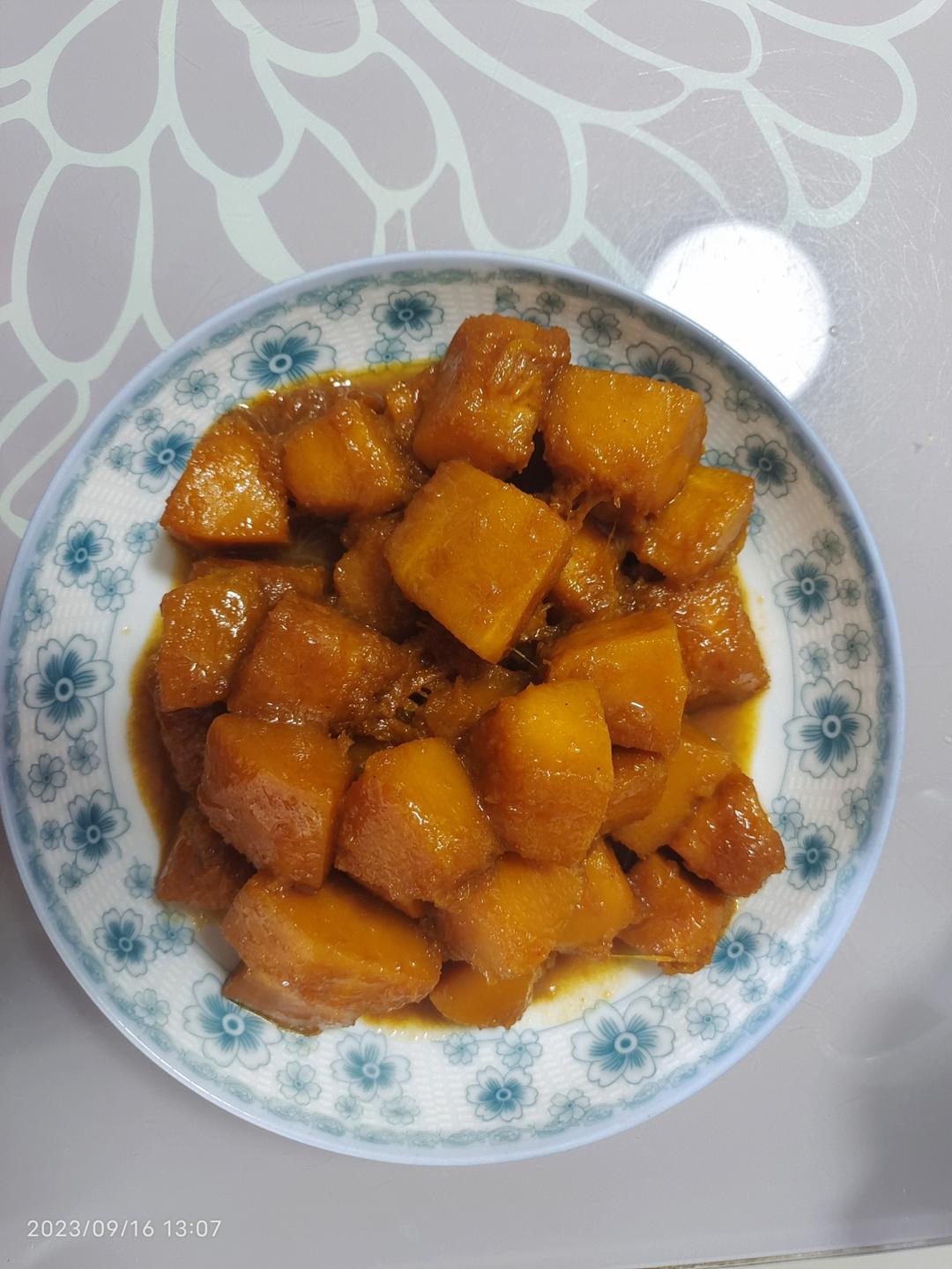 猪肉都不换的焖南瓜～吃起来糯糯甜甜咸咸的！