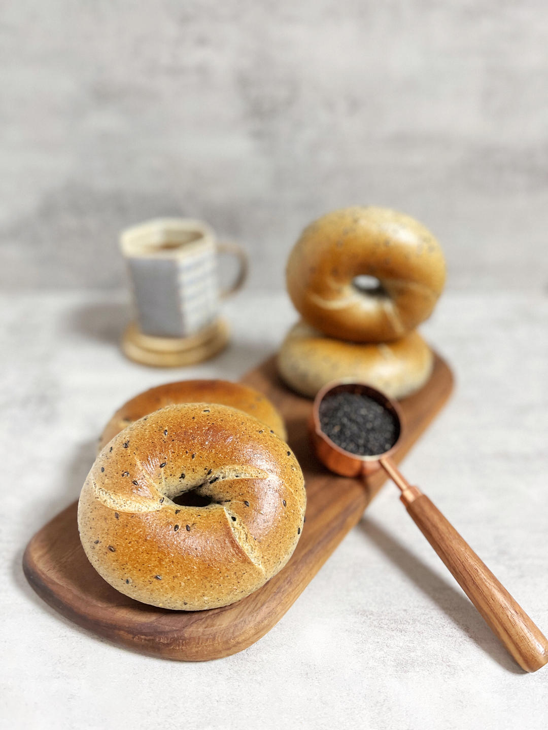 双重黑芝麻奶酥贝果