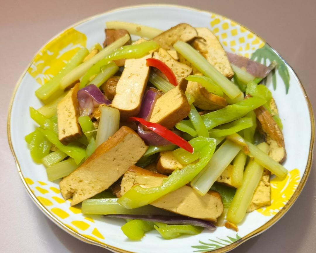 香干炒辣椒(素菜)的做法