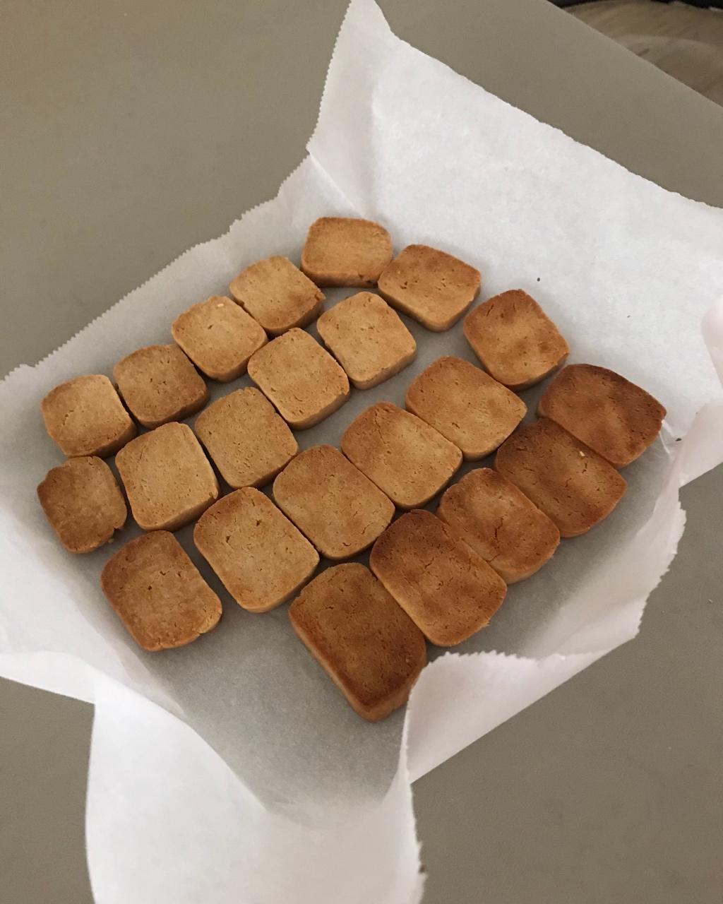 极简风炼奶小饼干