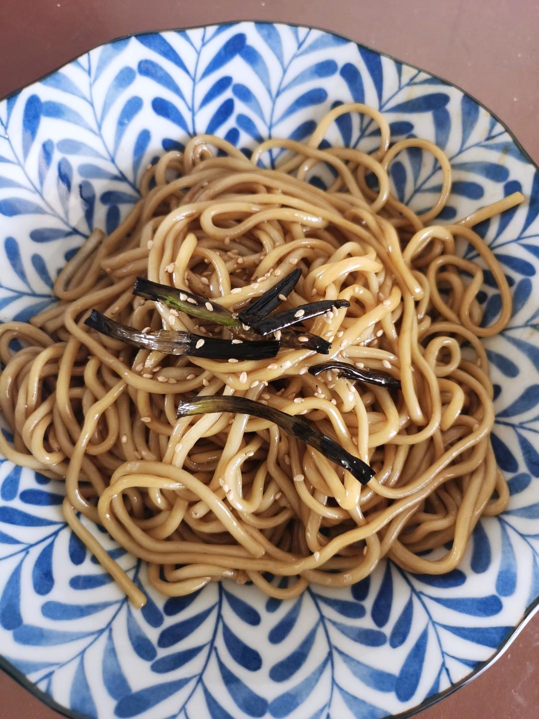 10分钟搞定的一碗葱油拌面
