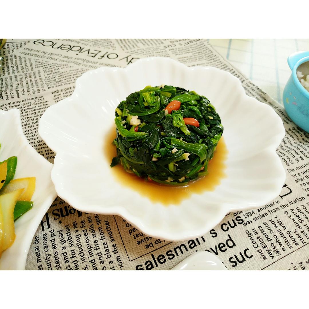 凉拌花生米菠菜