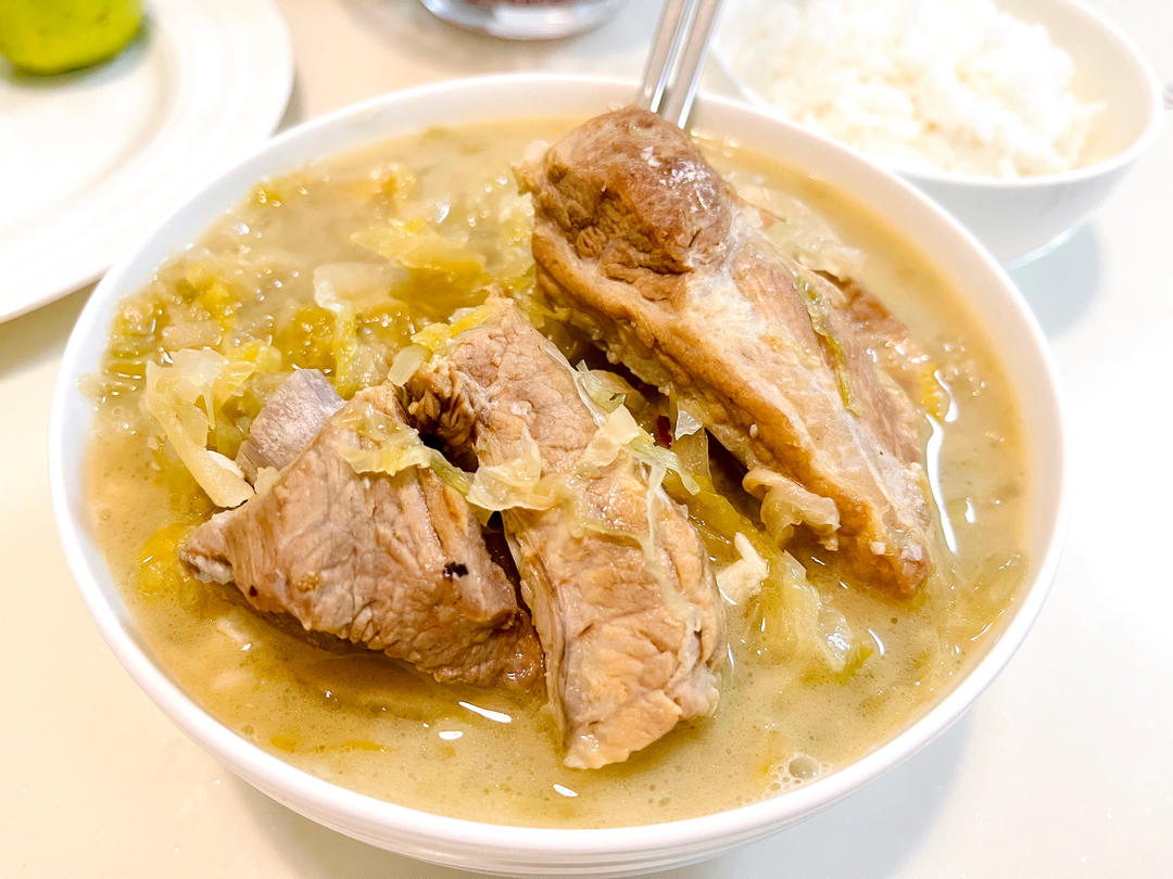 东北酸菜炖排骨