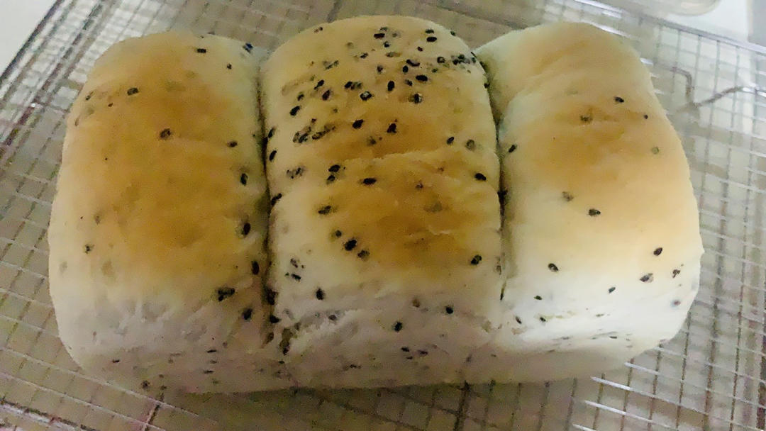 ✔️越嚼越香de黑芝麻咸吐司