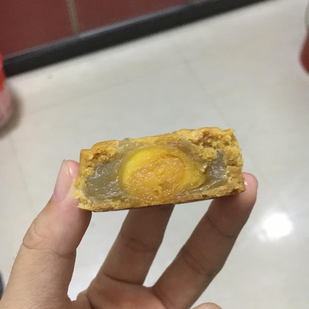 广式月饼——蛋黄莲蓉月饼