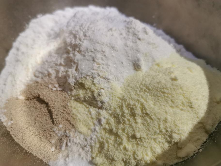 纯奶手撕吐司的做法 步骤1