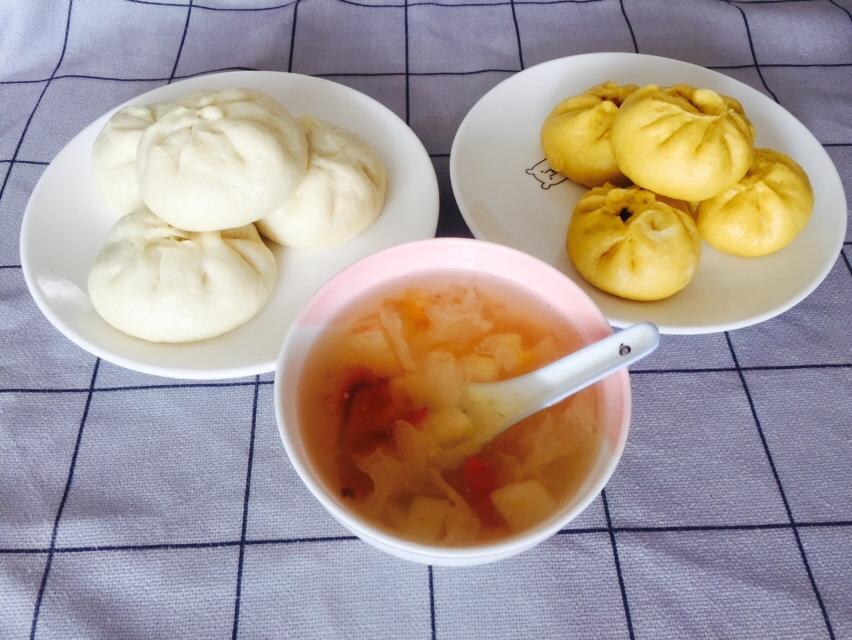 云朵般松软爆浆蜜汁叉烧包