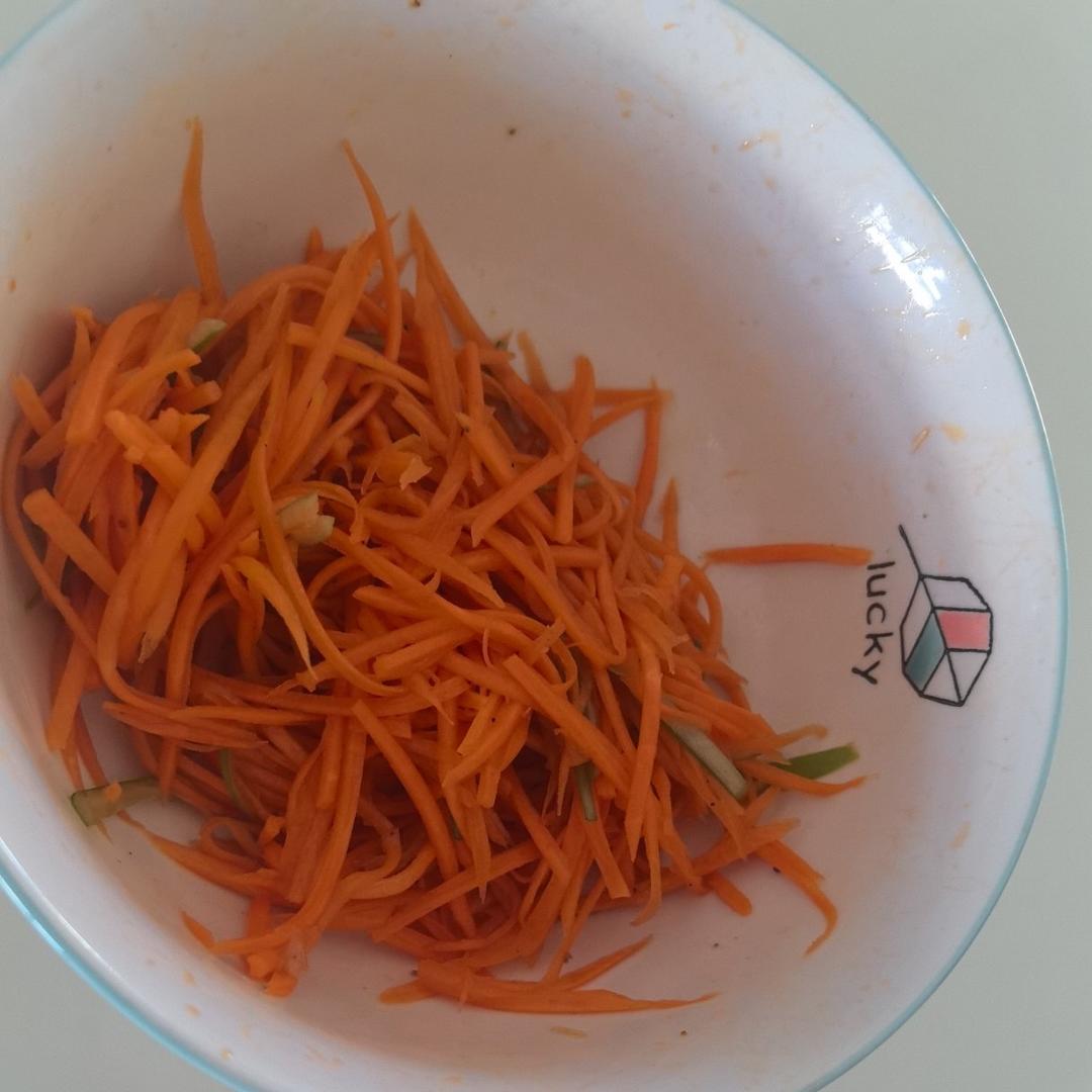 凉拌红萝卜丝