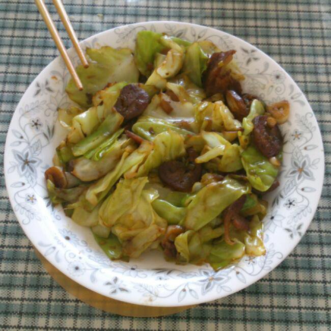 腊肠手撕包菜