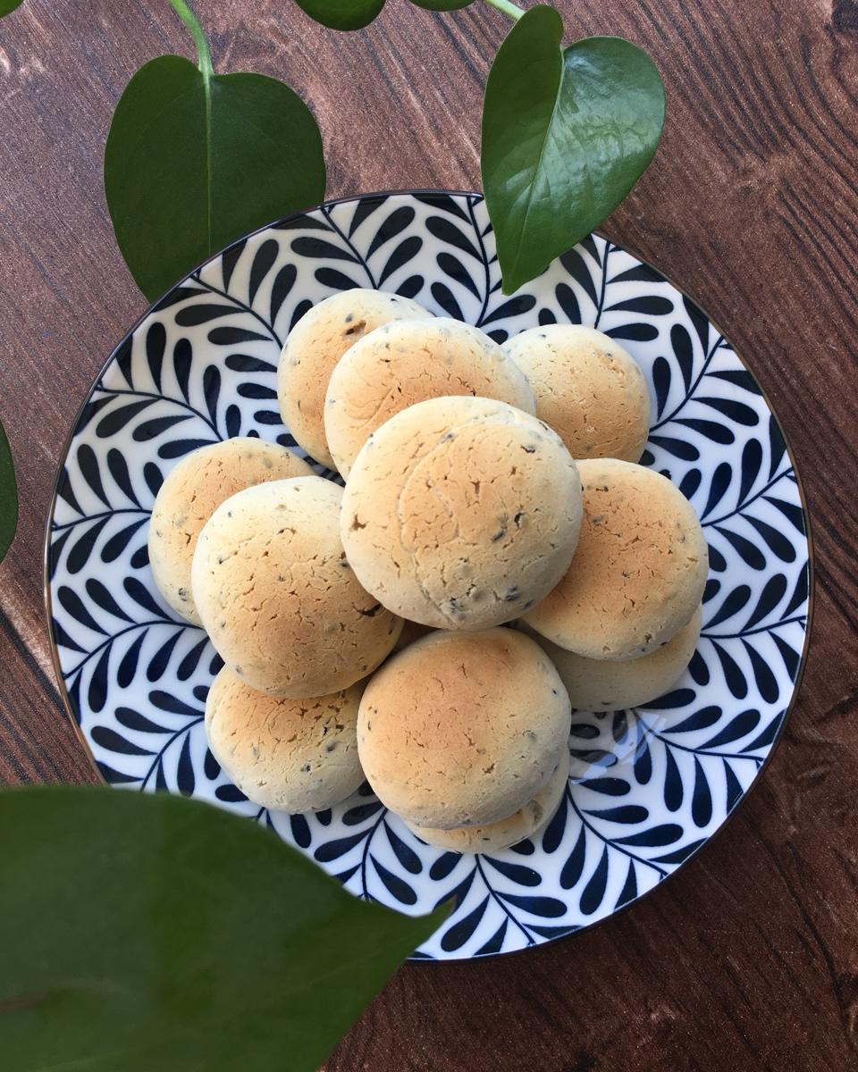 舞月小蛇做的黑芝麻麻薯面包