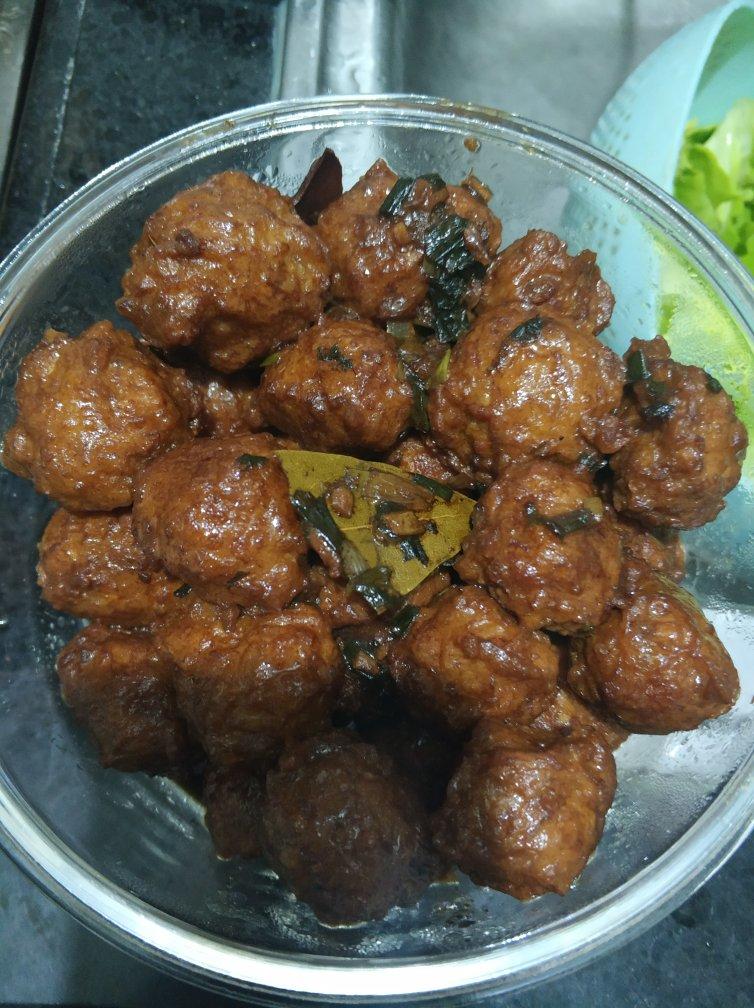 红烧狮子头