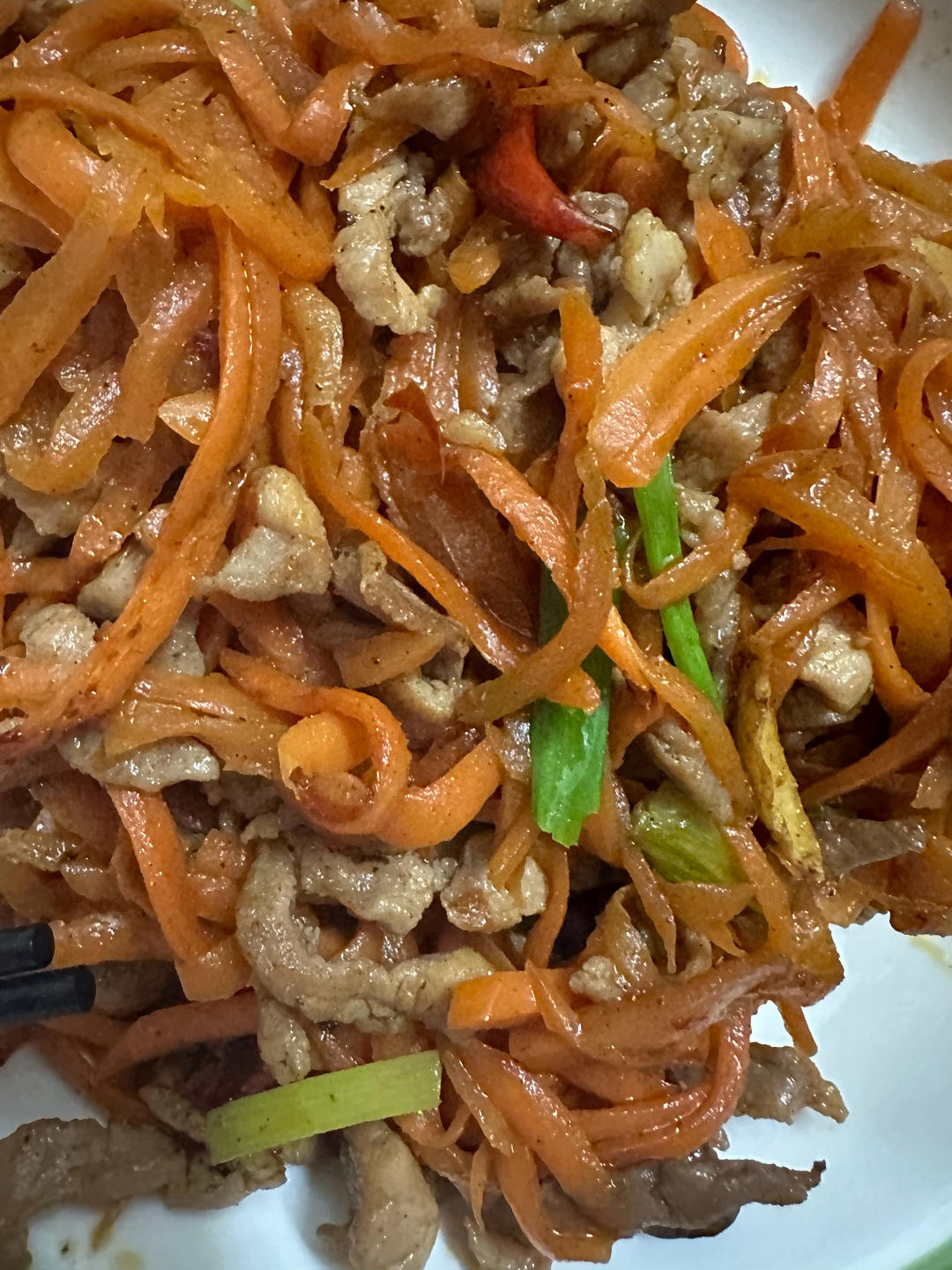 无敌爆炸简单的胡萝卜炒肉 不好吃你来找我 哼