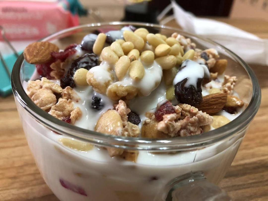 granola水果酸奶杯