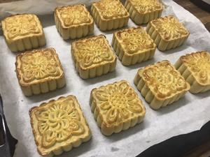 广式月饼-莲蓉蛋黄月饼（厨师机版）的做法 步骤25